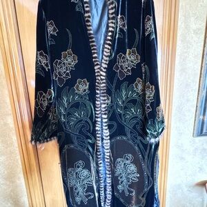 Soho Black and Green Floral Velvet Robe